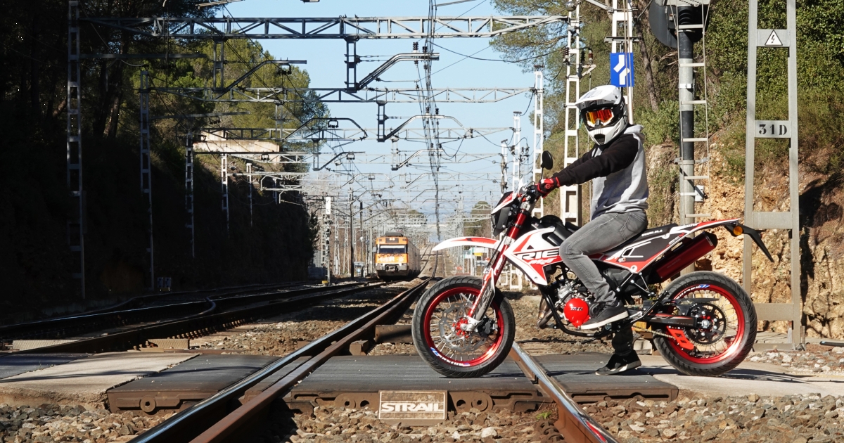 Фото питбайка Rieju MRT 50 SM Trophy
