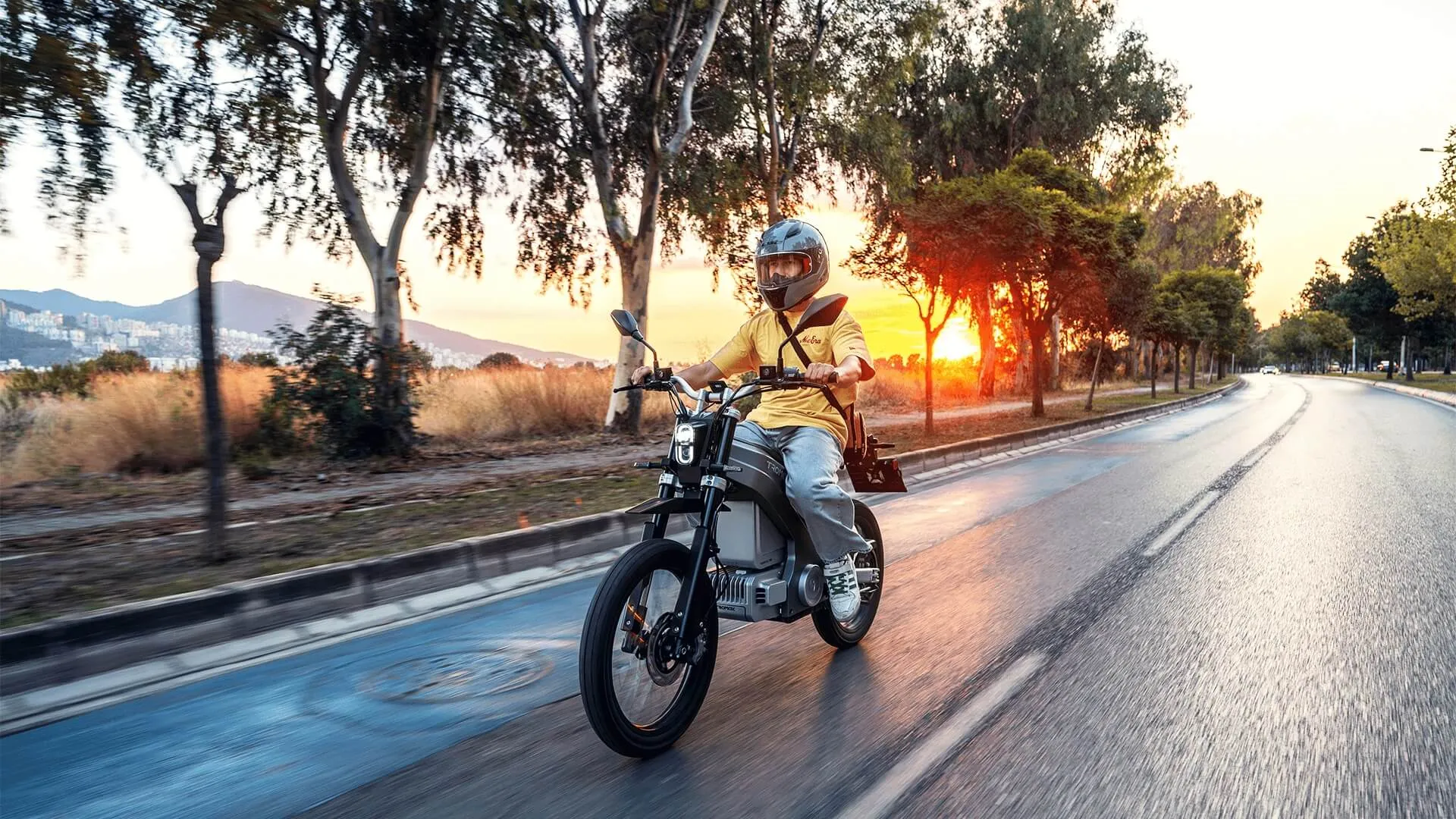 Фото электро питбайка Tromox MC10 StreetX